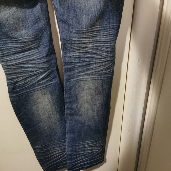 Distressed jeans - Picture 6 of 7
